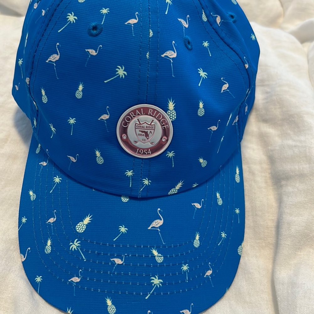 country club, baseball hat